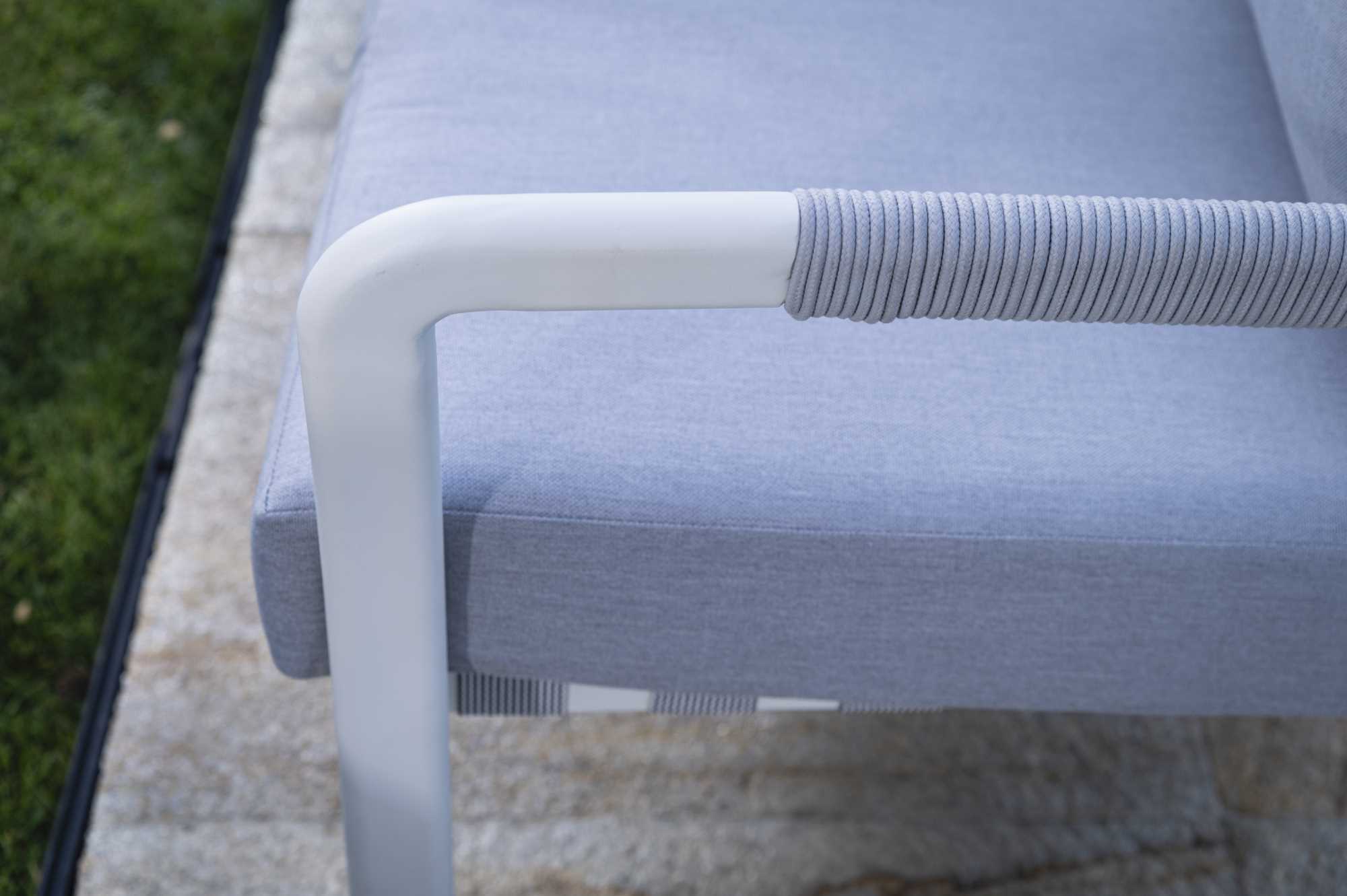 Salotto alluminio Tilden 2 posti biancoc/cuscini e corda grigio chiaro