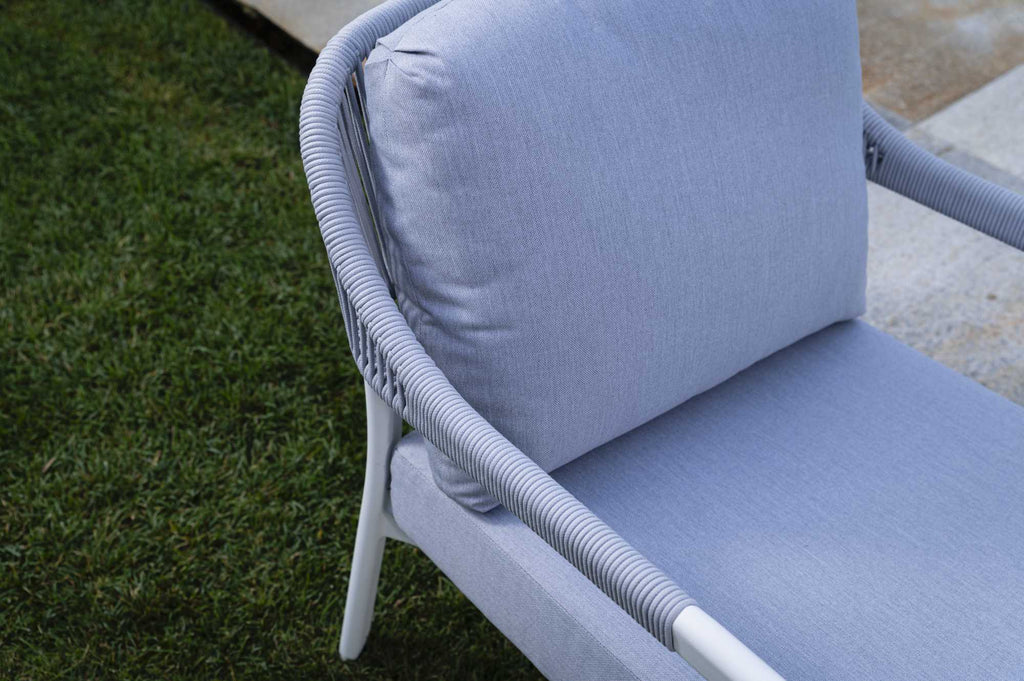 Salotto alluminio Tilden 2 posti biancoc/cuscini e corda grigio chiaro